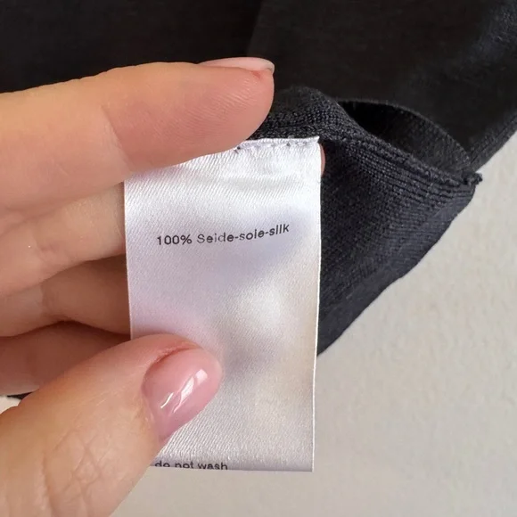 Akris Punto Charcoal Silk V-Neck Tank Top - Picture 3 of 6